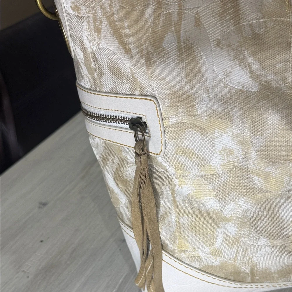 Vintage Coach Cream and White Camo Canvas Shoulder Bag with Suede Tassels - Picture 5 of 14